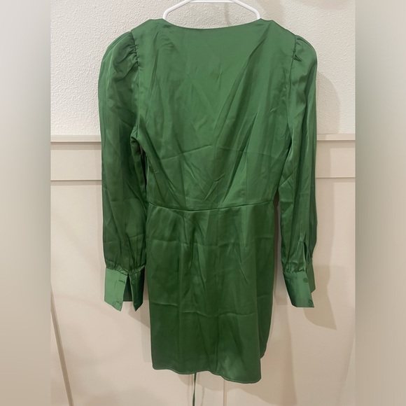 Abercrombie & Fitch Green Satin Wrap Dress size XXS - Picture 8 of 9